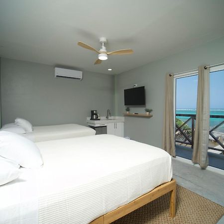 Sandbar Beachfront Hostel & Restaurant ซานเปโดร ภายนอก รูปภาพ