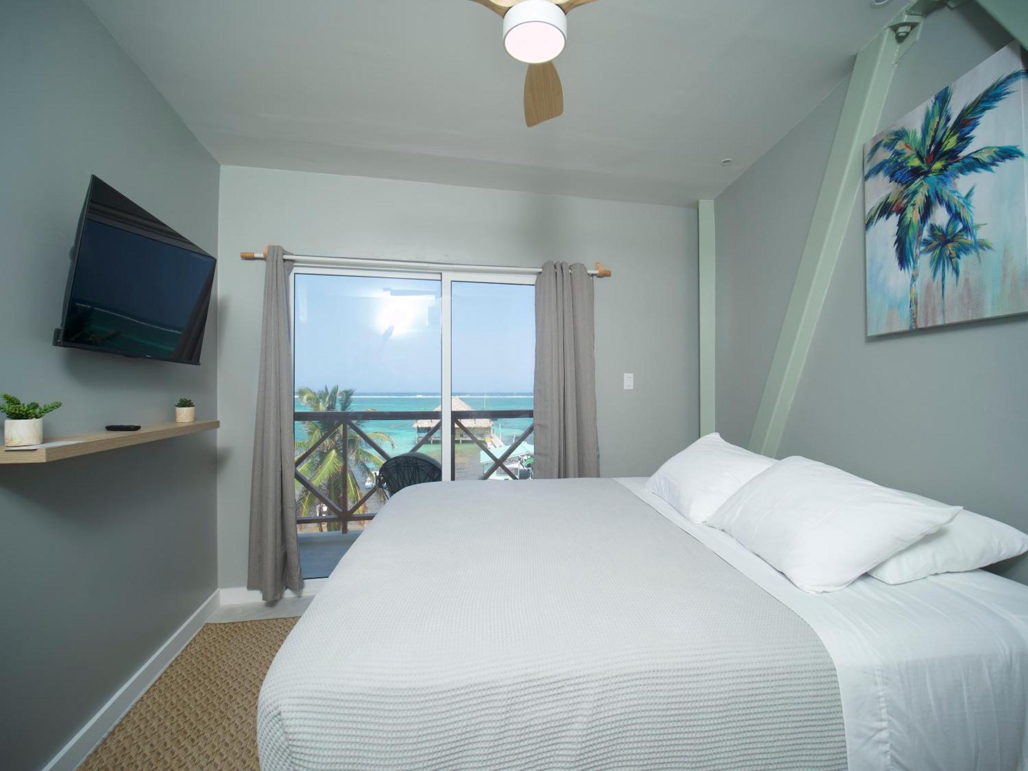 Sandbar Beachfront Hostel & Restaurant ซานเปโดร ภายนอก รูปภาพ