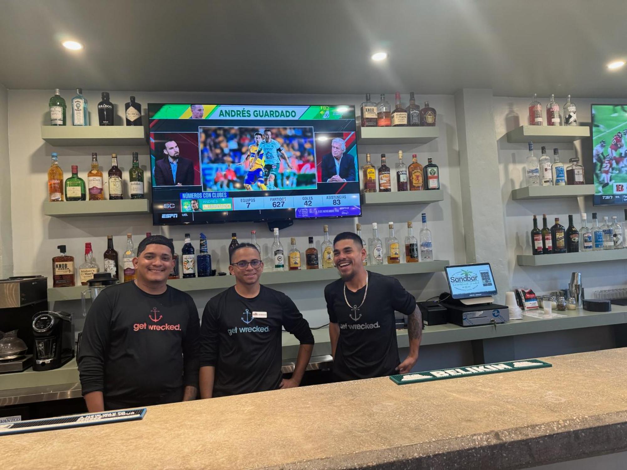 Sandbar Beachfront Hostel & Restaurant ซานเปโดร ภายนอก รูปภาพ