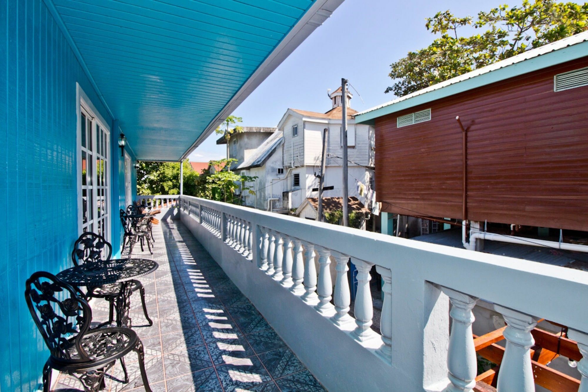 Sandbar Beachfront Hostel & Restaurant ซานเปโดร ภายนอก รูปภาพ